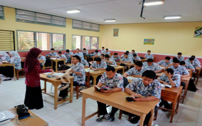 Meningkatkan Budaya Baca: Kegiatan Literasi di SMK Negeri 2 Pati